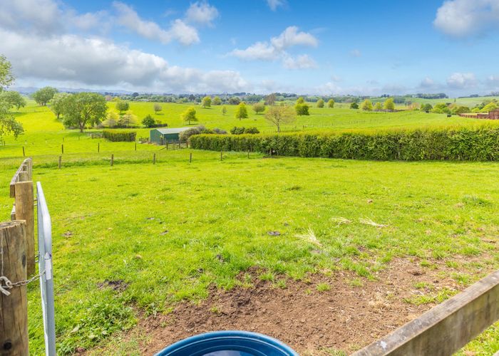  at 85 Jury Road, Ngahinapouri, Hamilton