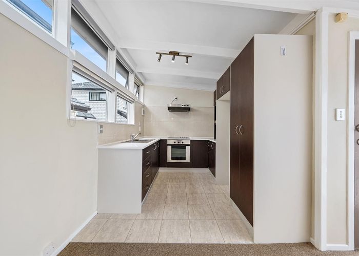  at 2/127 Seabrook Avenue, New Lynn, Waitakere City, Auckland