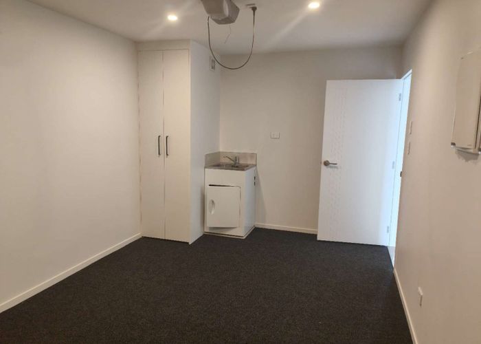  at 8/107 Hobsonville Road, West Harbour, Auckland