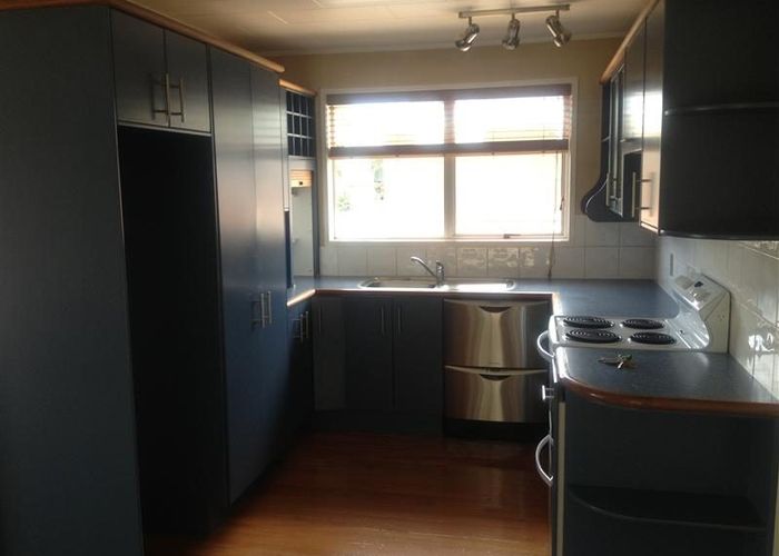  at 18 Pipitea Place, Massey, Auckland