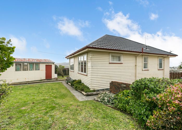 Free property data for 18 Ruskin Road, Newlands, Wellington homes.co.nz