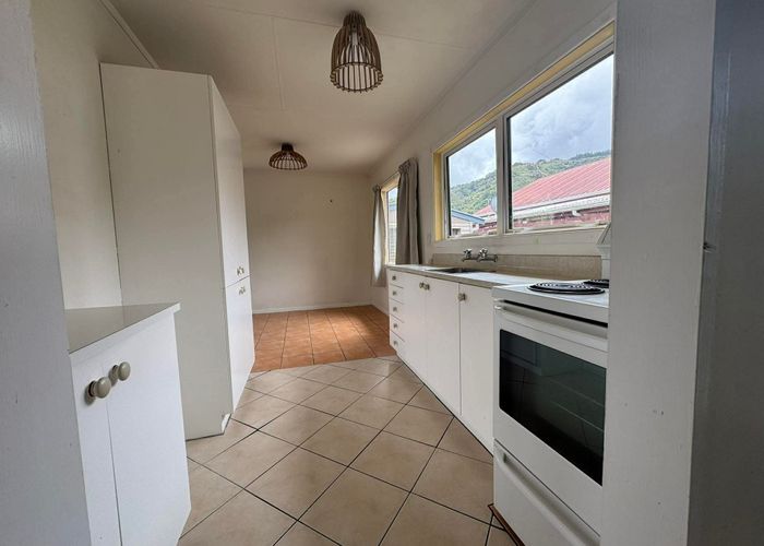  at 33 Delaware Grove, Totara Park, Upper Hutt, Wellington