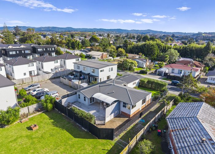  at 25 Kingdale Road, Henderson, Waitakere City, Auckland
