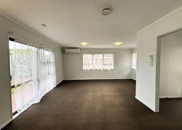  at 2/152 Rangitoto Road, Papatoetoe, Auckland