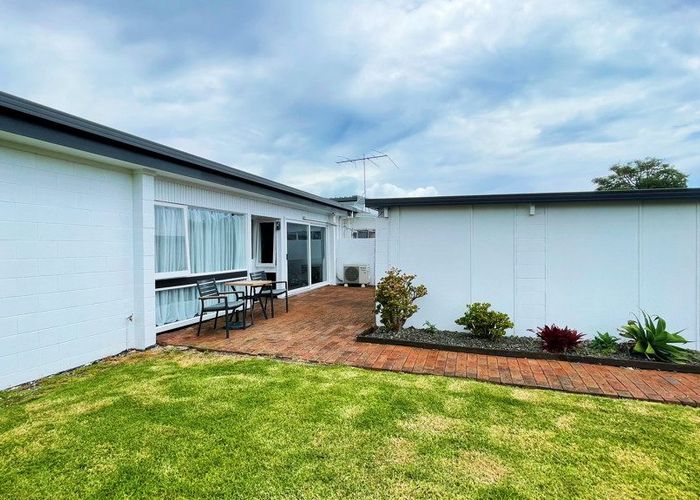  at 1/6 Vivian Wilson Drive, Eastern Beach, Auckland