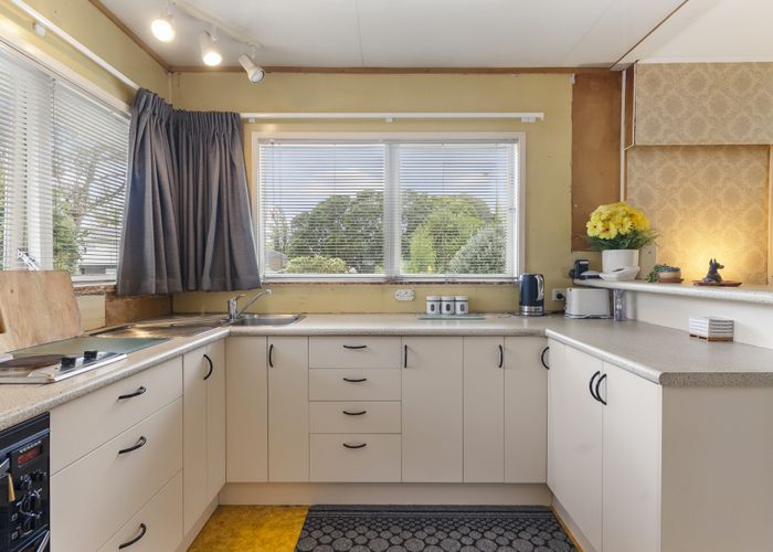  at 2/44 Diana Drive, Glenfield, North Shore City, Auckland