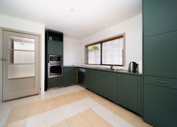  at 30 Sutton Crescent, Papakura, Papakura