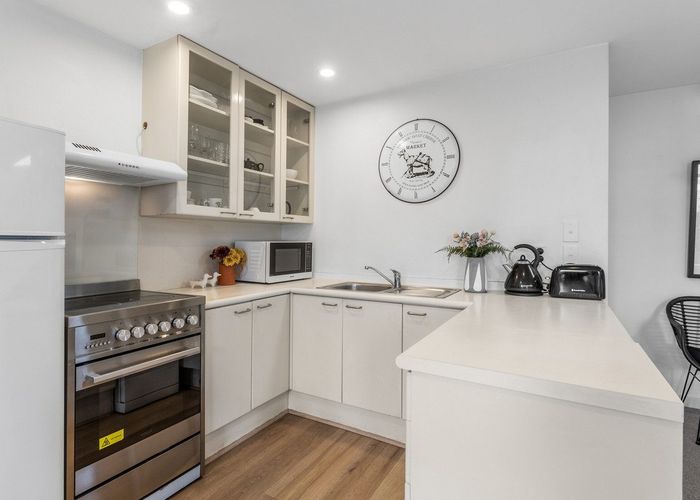  at 1/142 Rugby Street, Merivale, Christchurch City, Canterbury