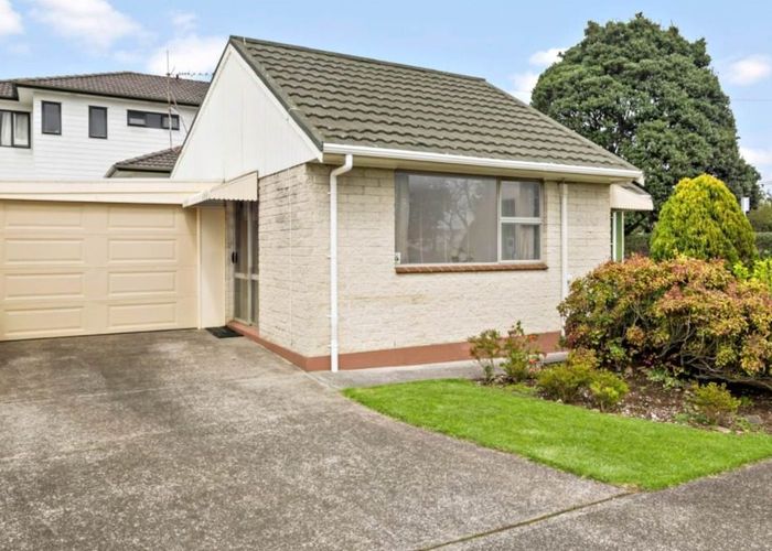  at 1/11 Thornton Road, Milford, North Shore City, Auckland