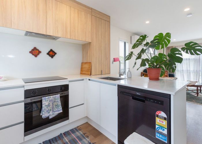  at 84 Selo Street, Glen Eden, Waitakere City, Auckland