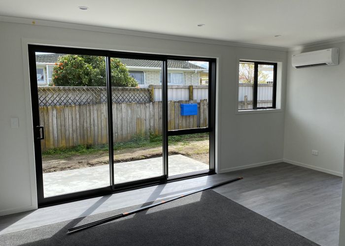  at 297 Clarkin Road, Fairfield, Hamilton