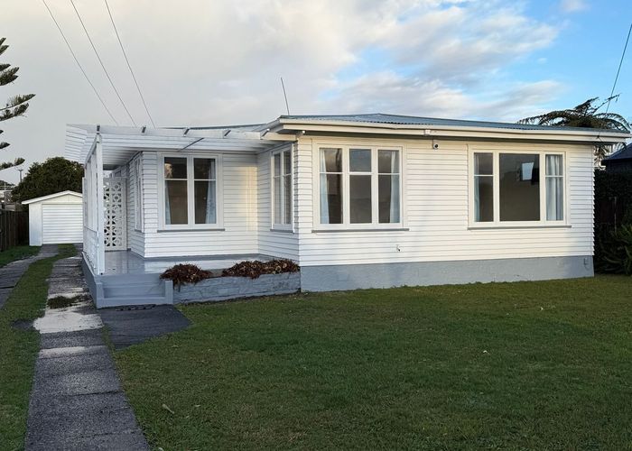  at 17 Peachgrove Road, Te Atatu Peninsula, Waitakere City, Auckland