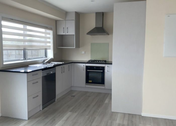  at 12A Fielding Crescent, Farm Cove, Manukau City, Auckland