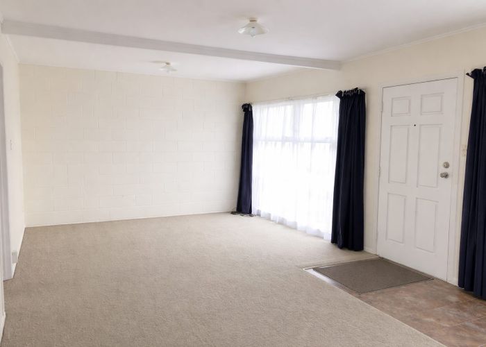  at 2/33 Wilmay Avenue, Papatoetoe, Manukau City, Auckland