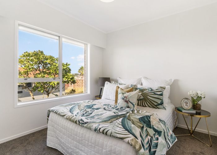  at 4/178 Chivalry Road, Glenfield, Auckland