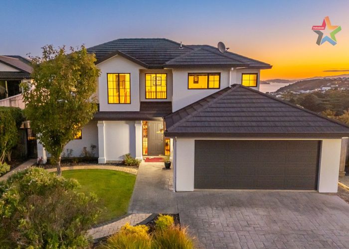  at 9 Oceanview Terrace, Tirohanga, Lower Hutt