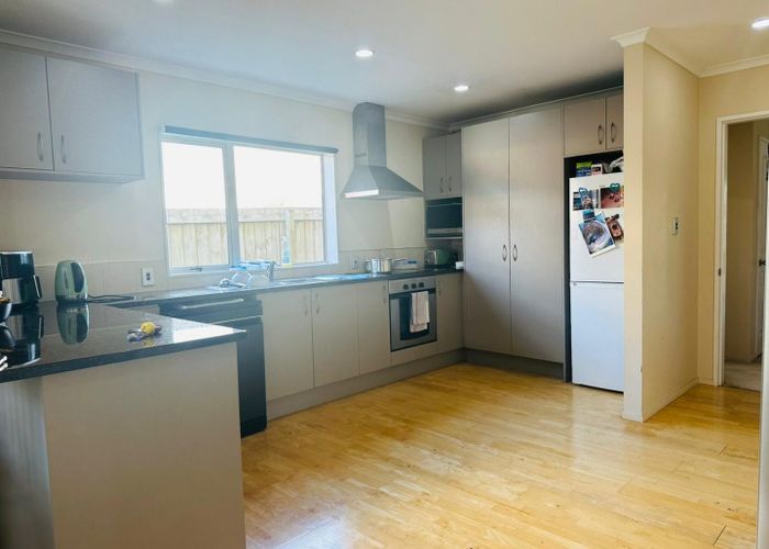  at 8 Magnolia Place, Flat Bush, Manukau City, Auckland