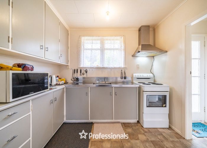  at 10a and b Poole Cresent, Wainuiomata, Lower Hutt, Wellington