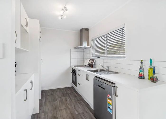  at 1/6 Trounson Ave, Clendon Park, Manukau City, Auckland