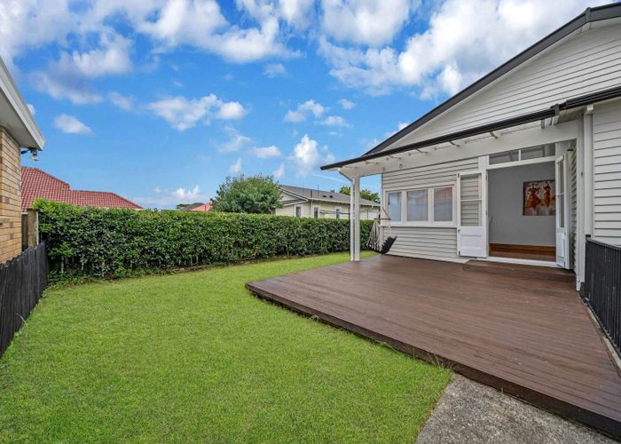  at 15A Somerset Road, Mount Roskill, Auckland City, Auckland