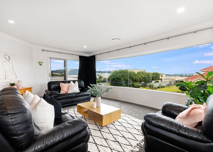  at 131 Eskdale Road, Papakowhai, Porirua