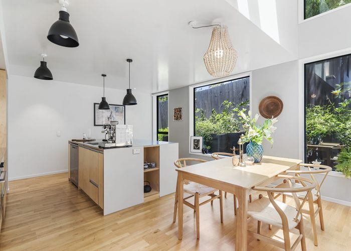  at 12D Hurstwood Place, Glen Innes, Auckland