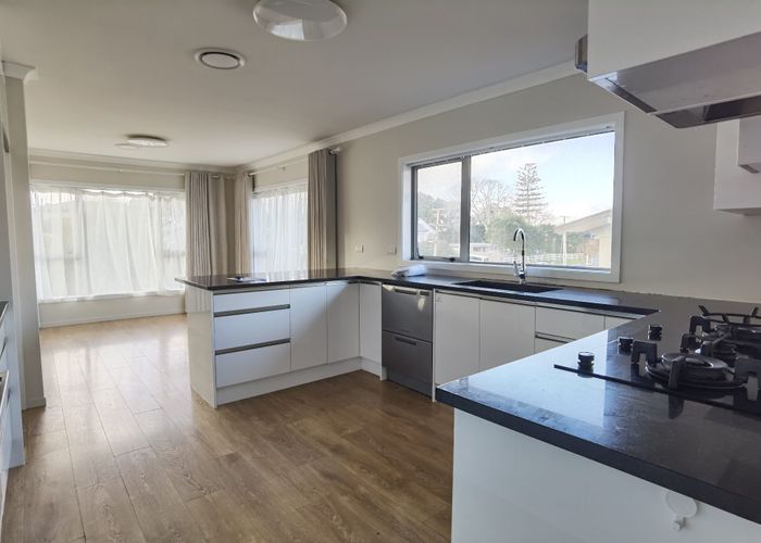  at 194 Bleakhouse Road, Mellons Bay, Manukau City, Auckland