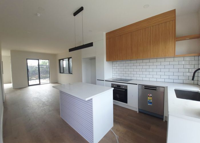  at 2/13 Torino Street, Point England, Auckland City, Auckland