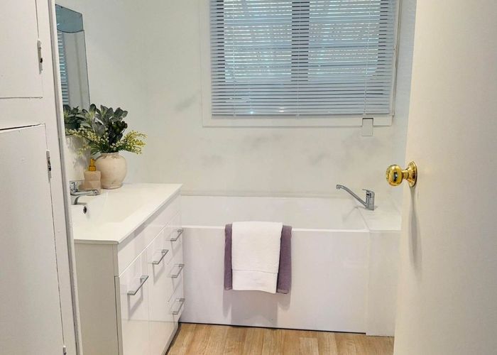  at 1/235 Marua Road, Mount Wellington, Auckland City, Auckland