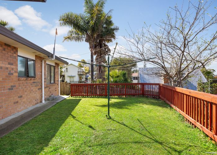  at 10 Shah Place, Glen Eden, Auckland