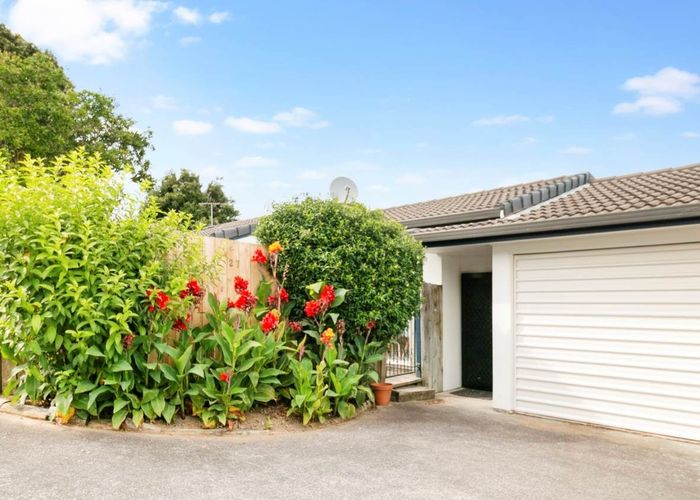  at 2/7 Clinker Street, Mount Roskill, Auckland