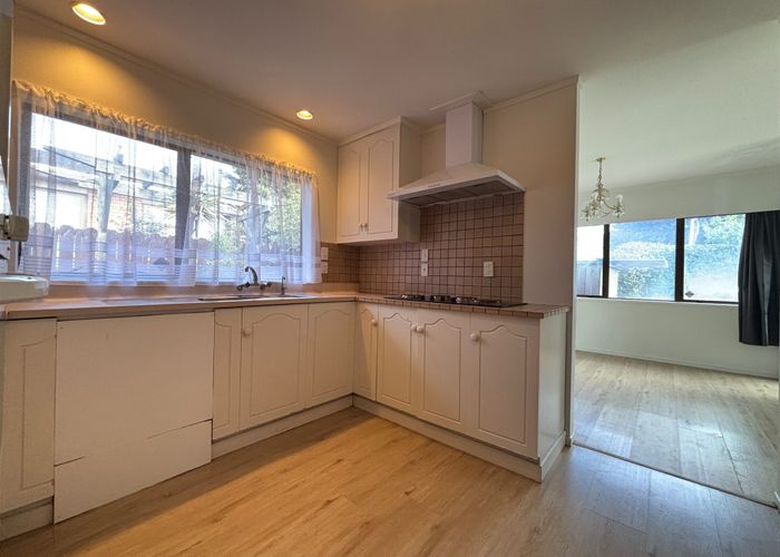  at 2/3 Diorella Drive, Clover Park, Manukau City, Auckland