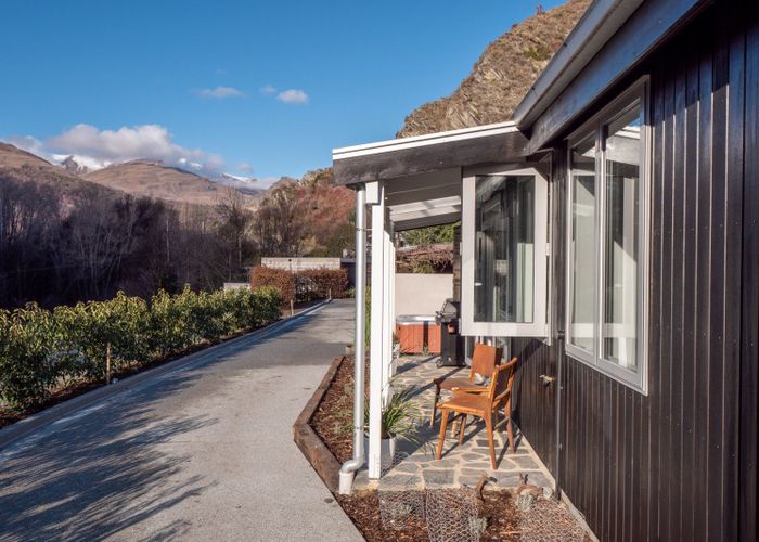  at 11 Gala Burn Lane, Manse Cottage, Arrowtown, Queenstown-Lakes, Otago