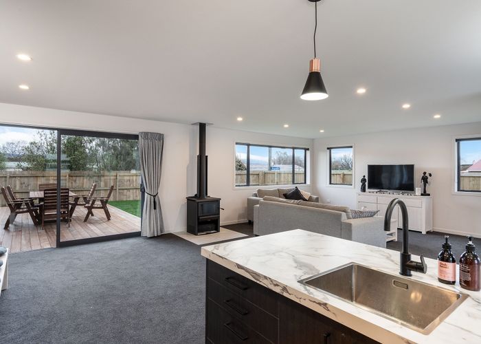  at 2 Margate Street, Waihola, Milton