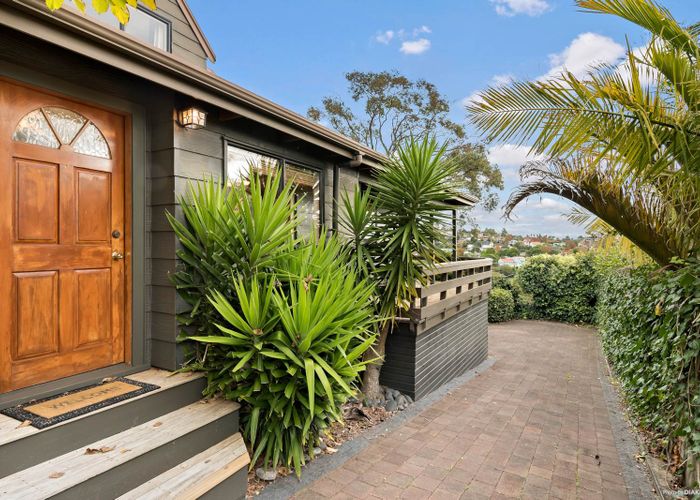  at 1/113 Arran Road, Browns Bay, Auckland