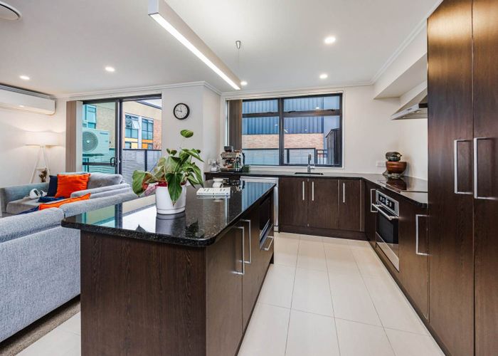  at 21/182 Flat Bush School Road, Flat Bush, Manukau City, Auckland