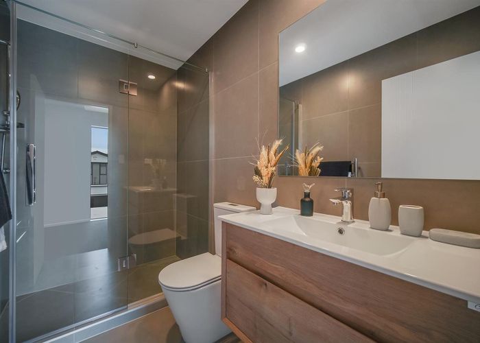  at 67 Whare Kauri Road, Papakura, Papakura