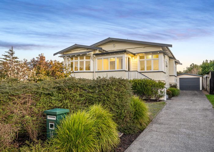  at 16 Taumata Road, Sandringham, Auckland