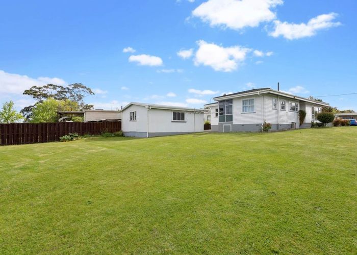  at 46 Gloria Avenue, Te Atatu Peninsula, Waitakere City, Auckland
