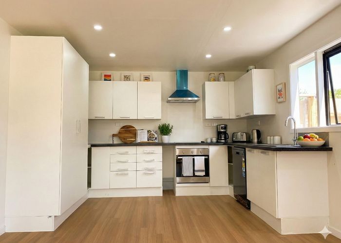  at 9C Pinedale Place, Henderson, Waitakere City, Auckland