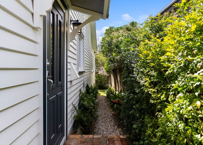  at 1/20 Zion Road, Birkenhead, North Shore City, Auckland