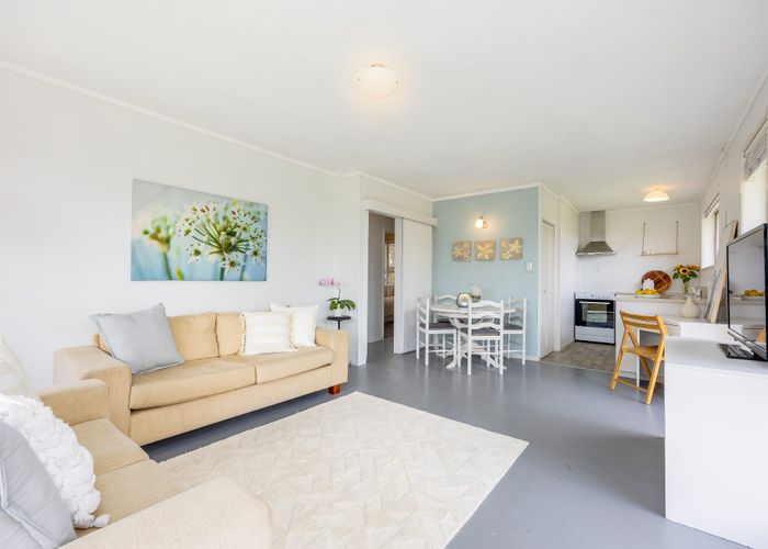  at 1/120 Woodglen Road, Glen Eden, Auckland