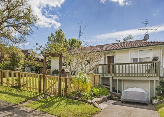  at 36 Judkins Crescent, Cockle Bay, Auckland