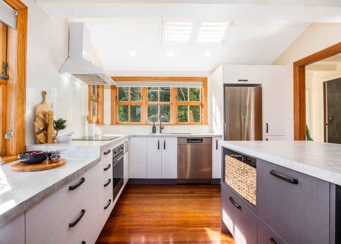  at 28 Kiriwai Road, Paremata, Porirua