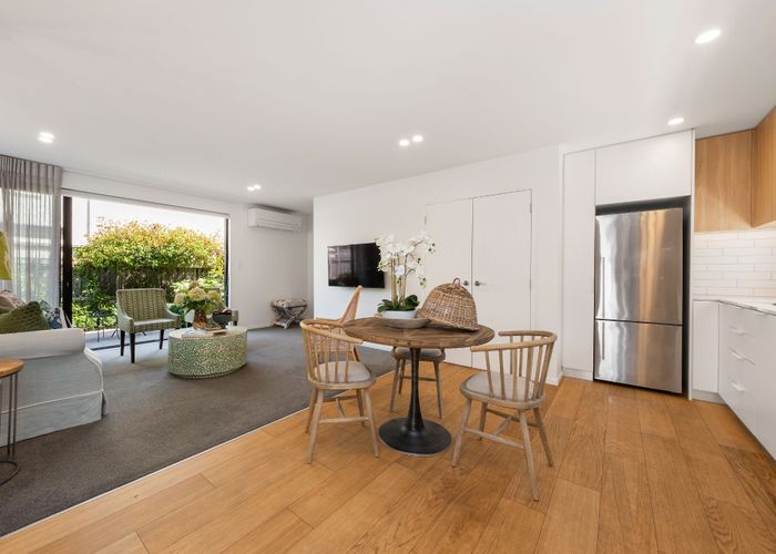  at 2/126 Rugby Street, Merivale, Christchurch City, Canterbury