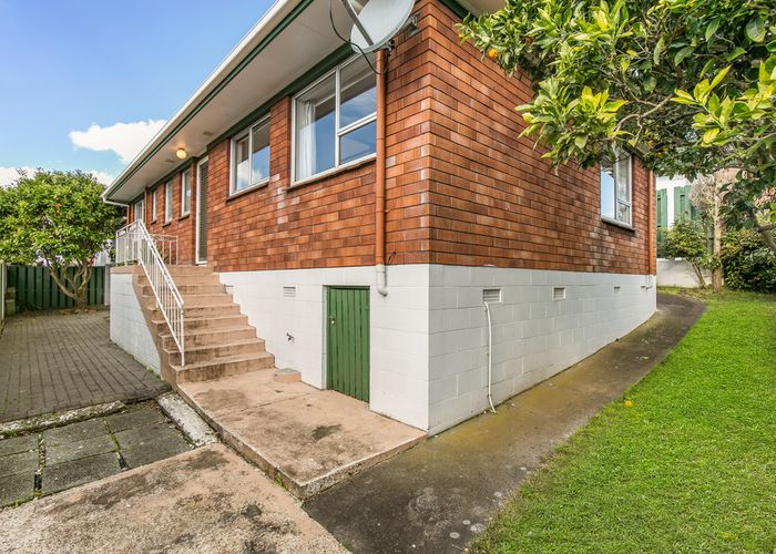  at 16D Coronation Road, Mangere Bridge, Auckland
