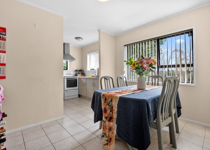  at 2/99 Prince Regent Drive, Half Moon Bay, Manukau City, Auckland