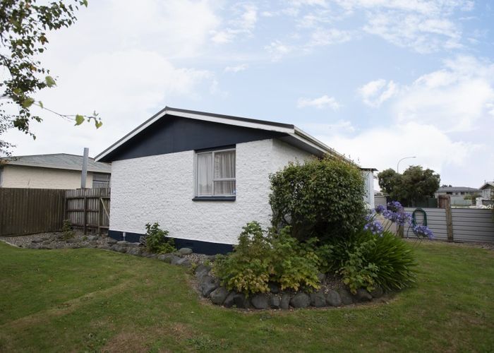  at 24 Boyne Street, Clifton, Invercargill