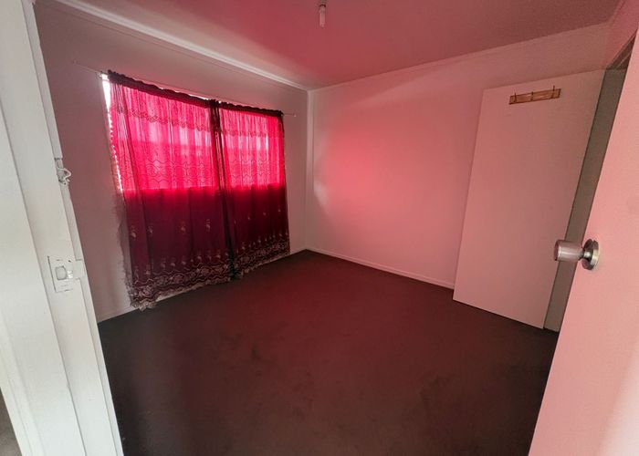  at 2/54 kenderdine Road, Papatoetoe, Manukau City, Auckland