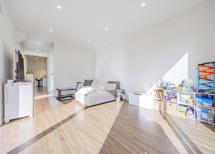  at 27 Coast Garden Drive, Hobsonville, Waitakere City, Auckland